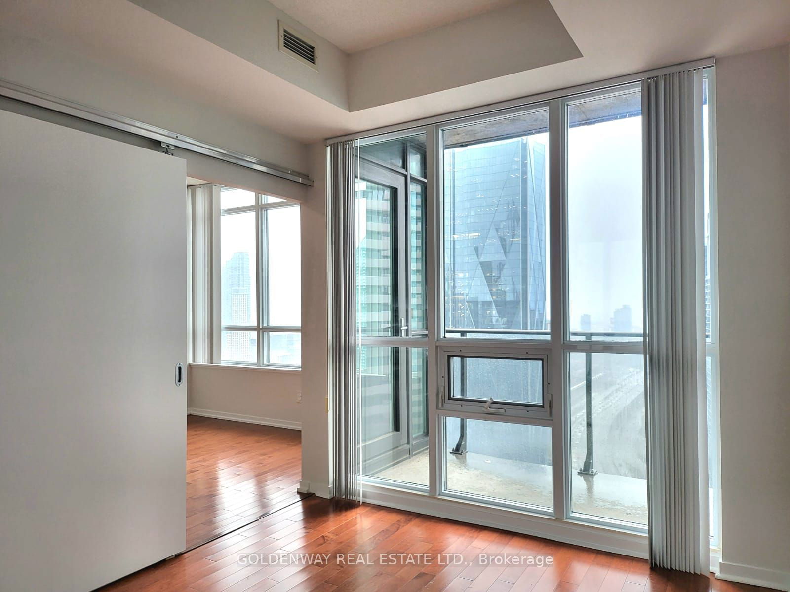 55 Bremner Blvd, unit 4005 for rent