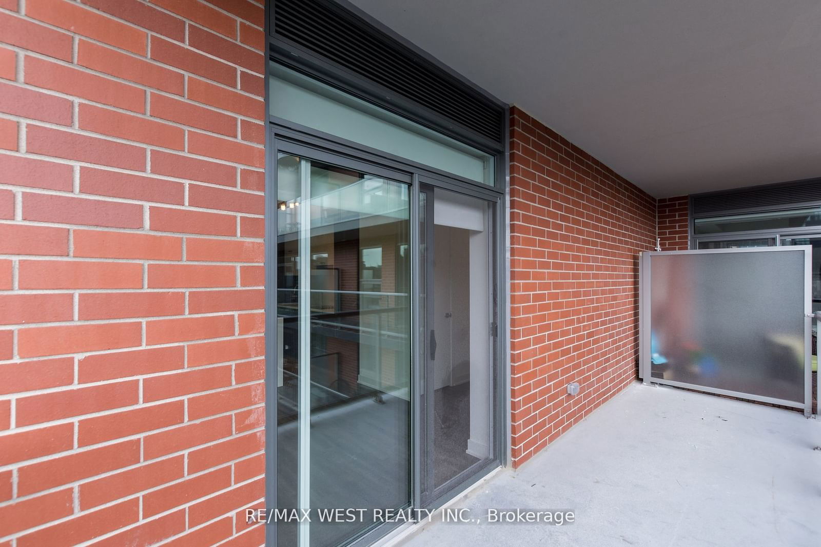 106 Dovercourt Rd, unit 504 for rent