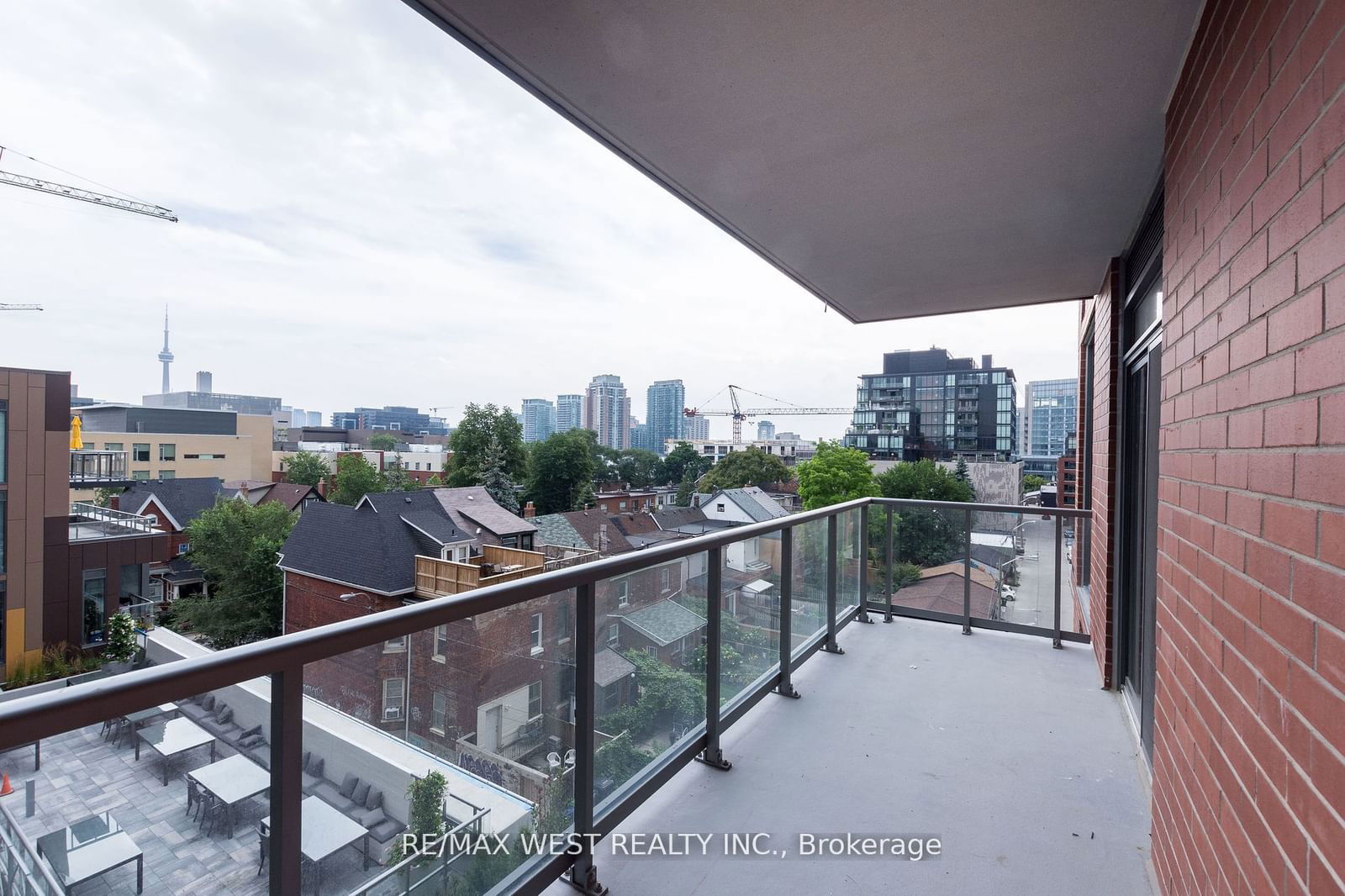 106 Dovercourt Rd, unit 504 for rent