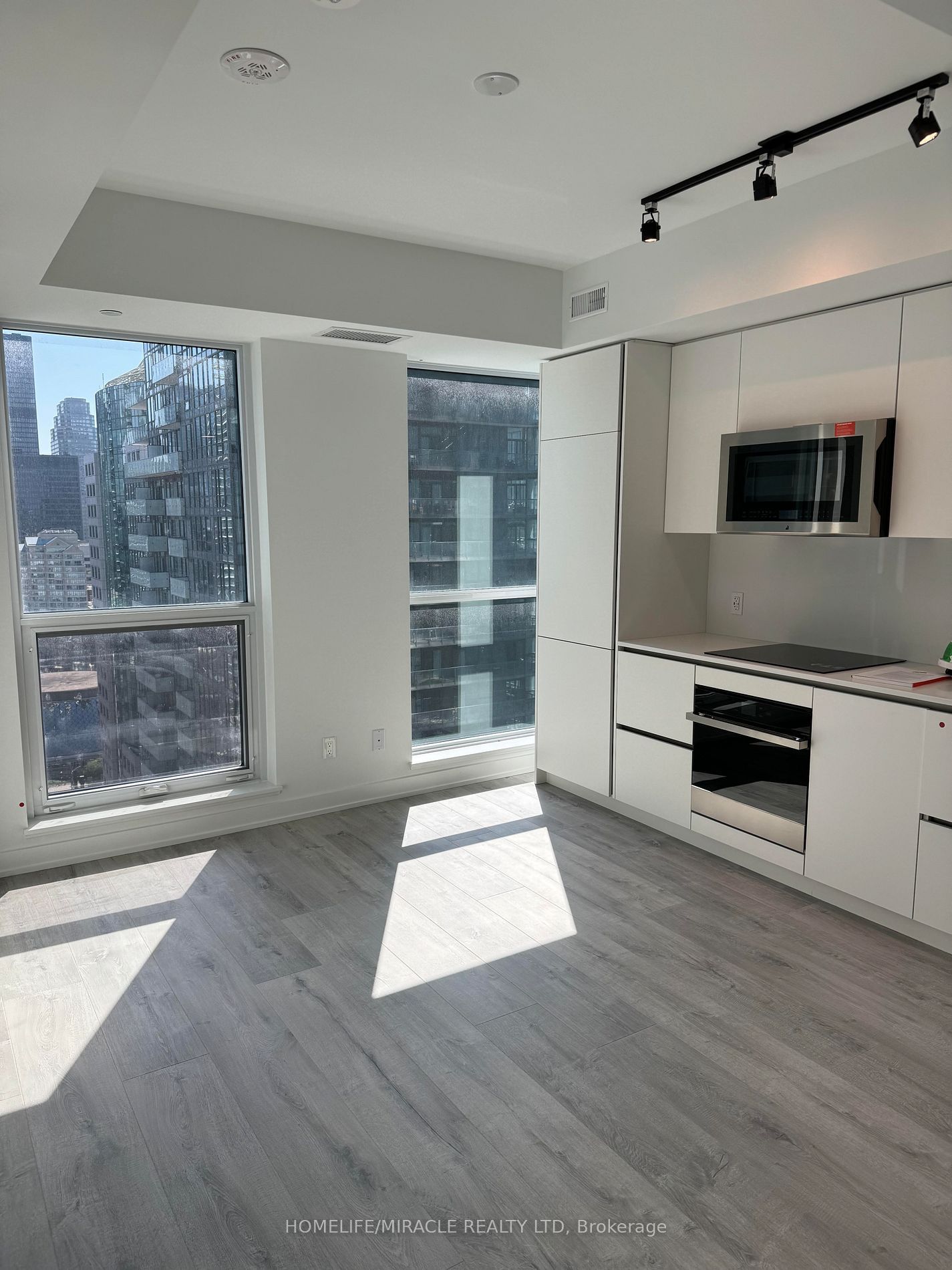 327 King St W, unit 2901 for rent