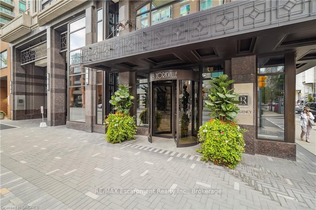 68 YORKVILLE Ave, unit 304 for sale