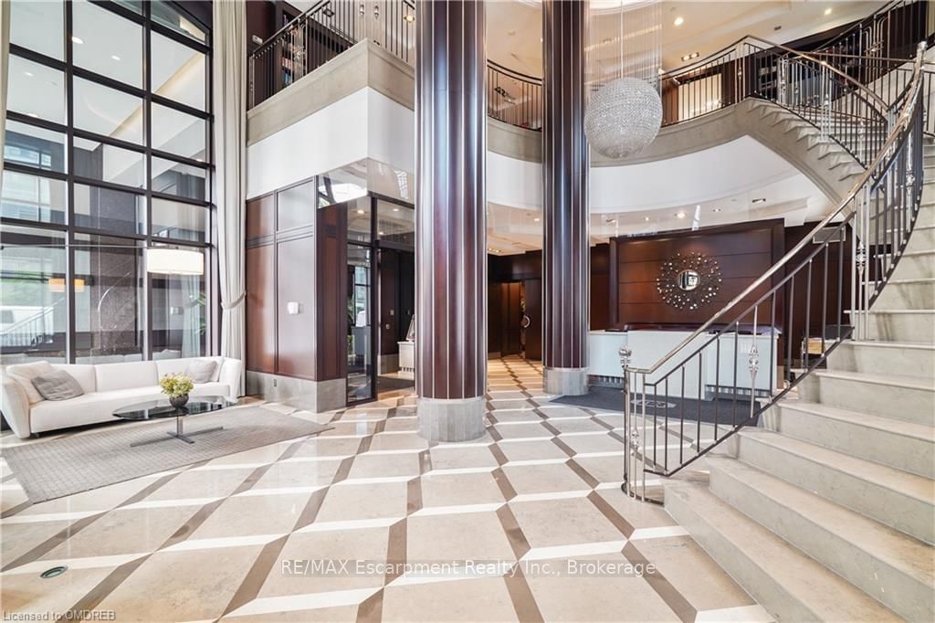 68 YORKVILLE Ave, unit 304 for sale