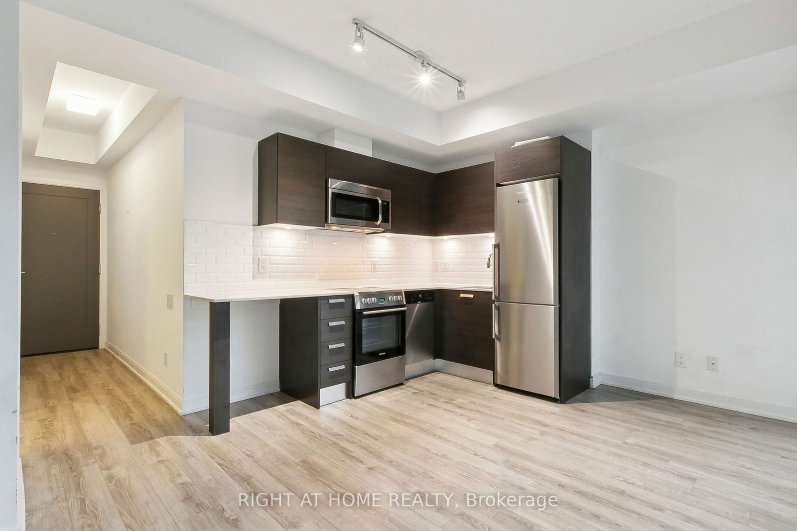 42 Charles St E, unit 1406 for rent