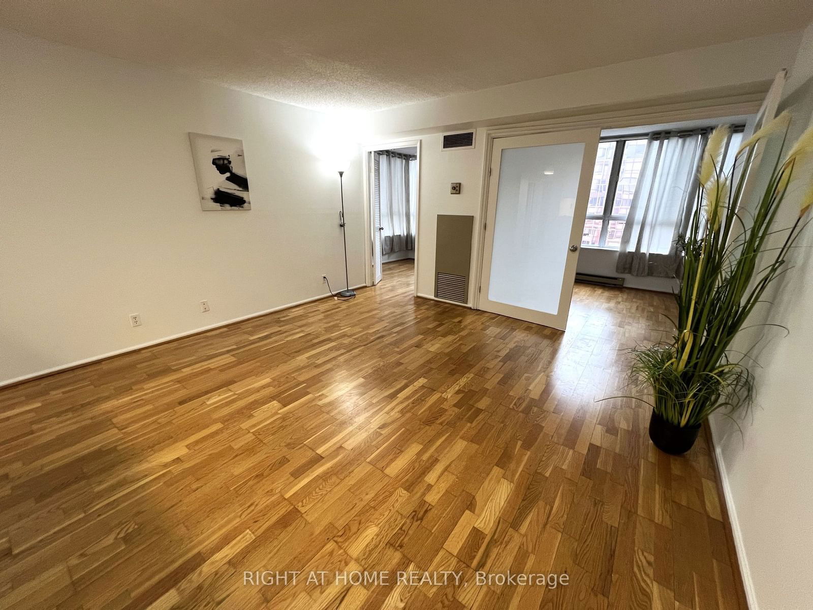 711 Bay St, unit 1616 for sale