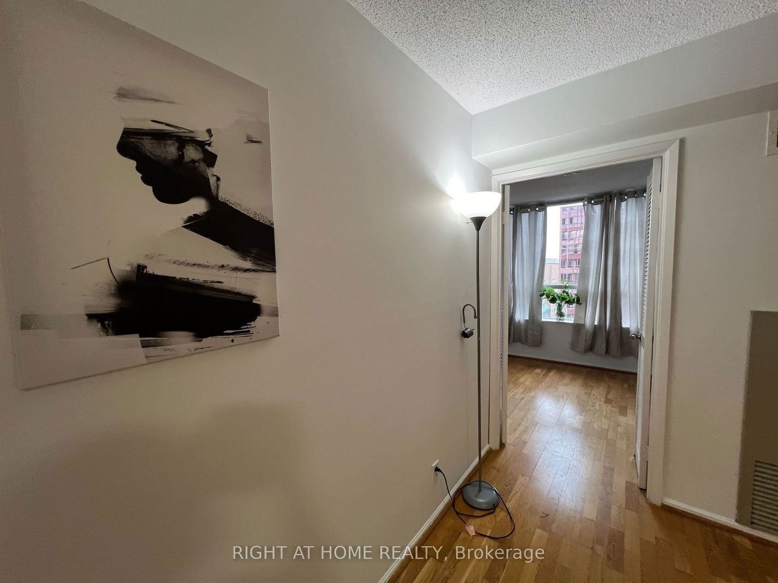 711 Bay St, unit 1616 for sale