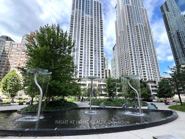 711 Bay St, unit 1616 for sale