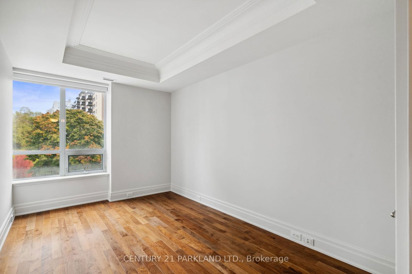 155 St Clair Ave W, unit 409 for sale