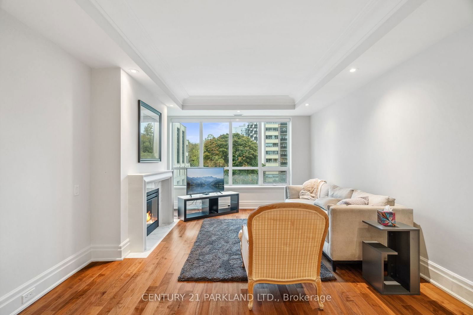 155 St Clair Ave W, unit 409 for sale