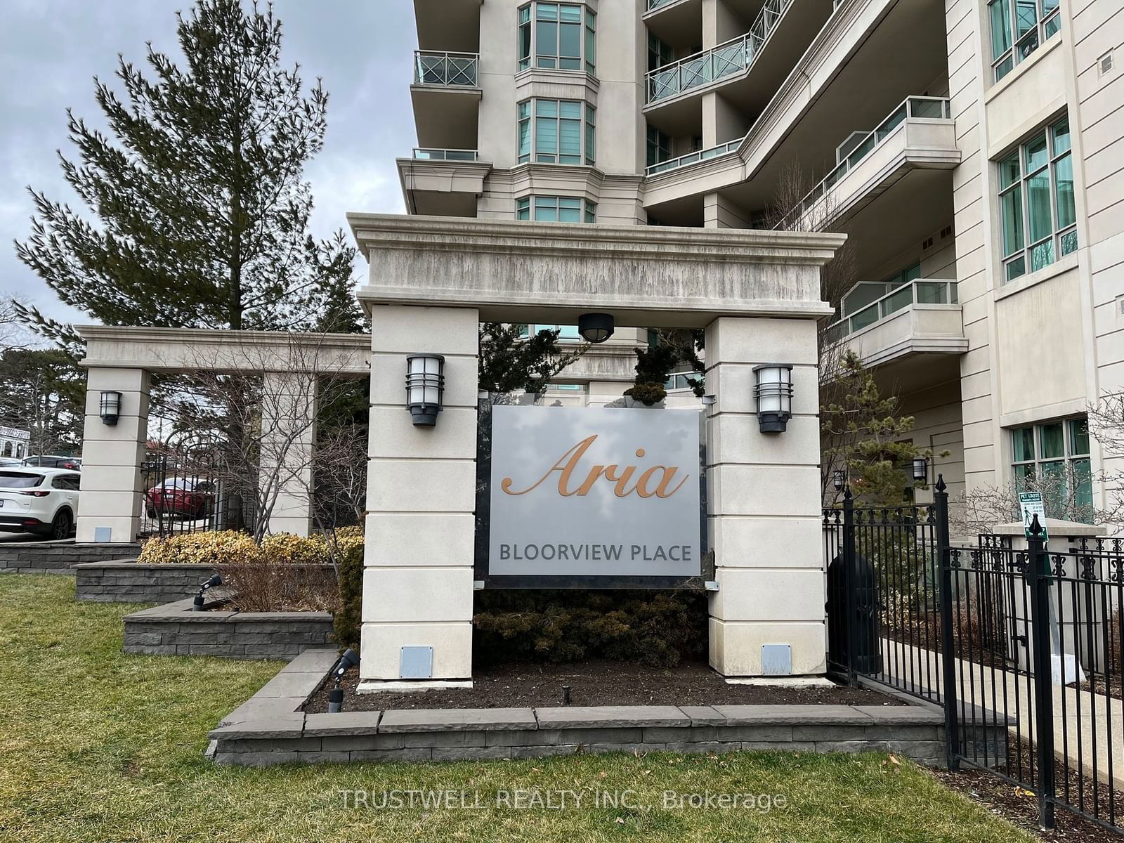 10 Bloorview Pl, unit 517 for rent