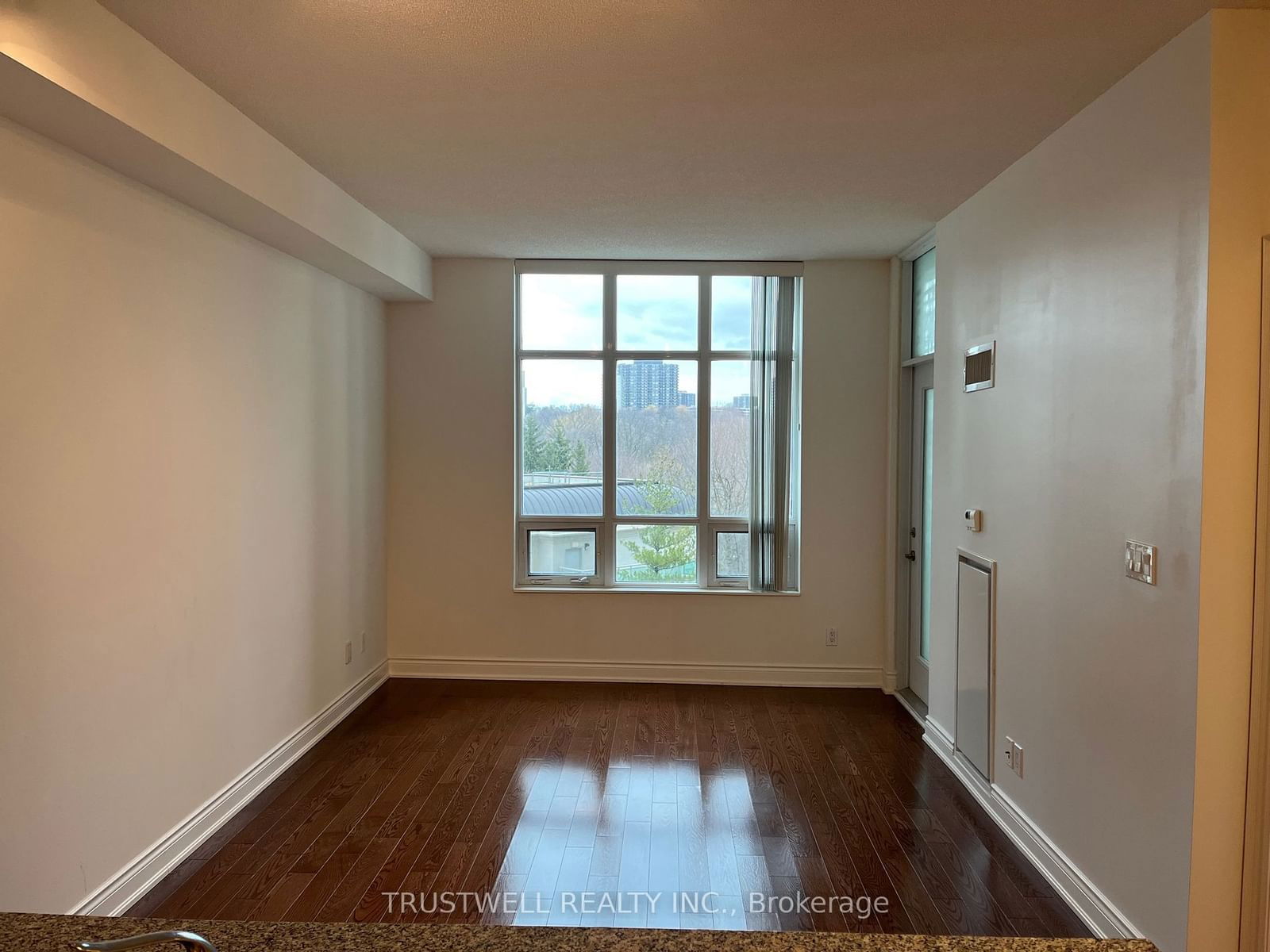 10 Bloorview Pl, unit 517 for rent