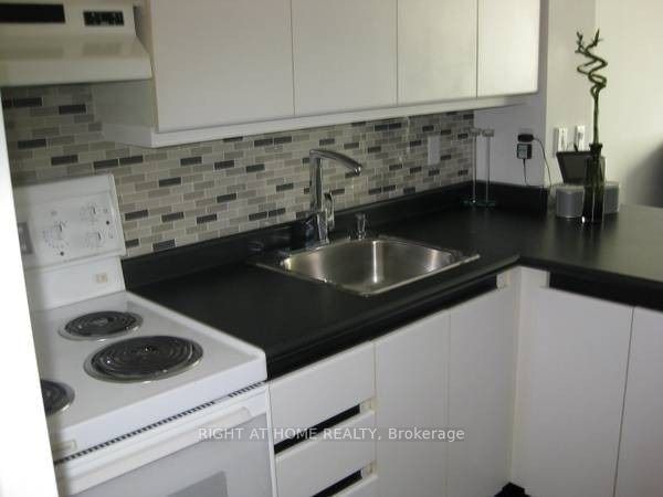 7 King St E, unit 709 for rent