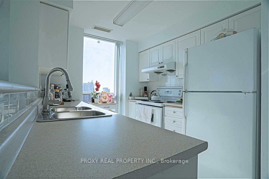 22 Olive Ave E, unit PH09 for rent