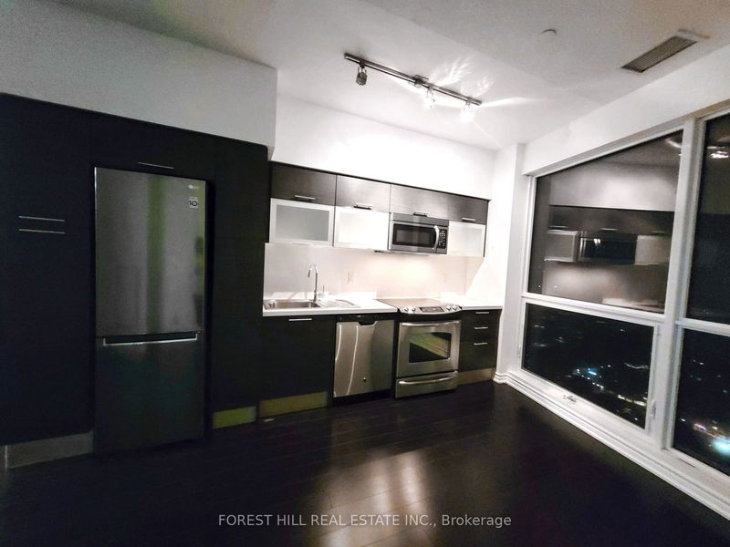 386 Yonge St, unit 4006 for rent