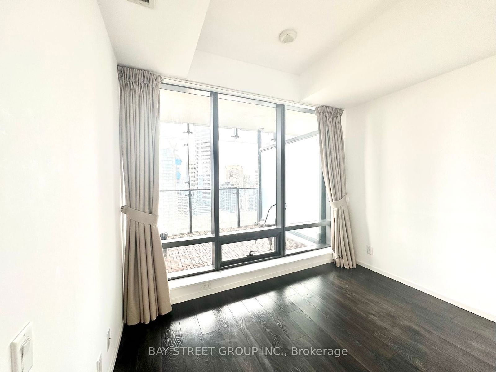 5 St Joseph St, unit 2808 for rent