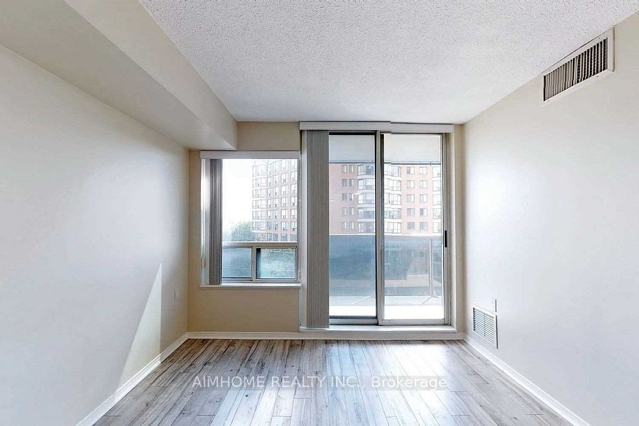 35 Finch Ave E, unit 807 for rent