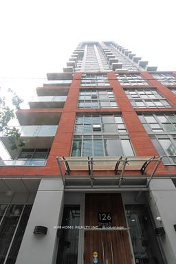 126 Simcoe St, unit 401 for rent