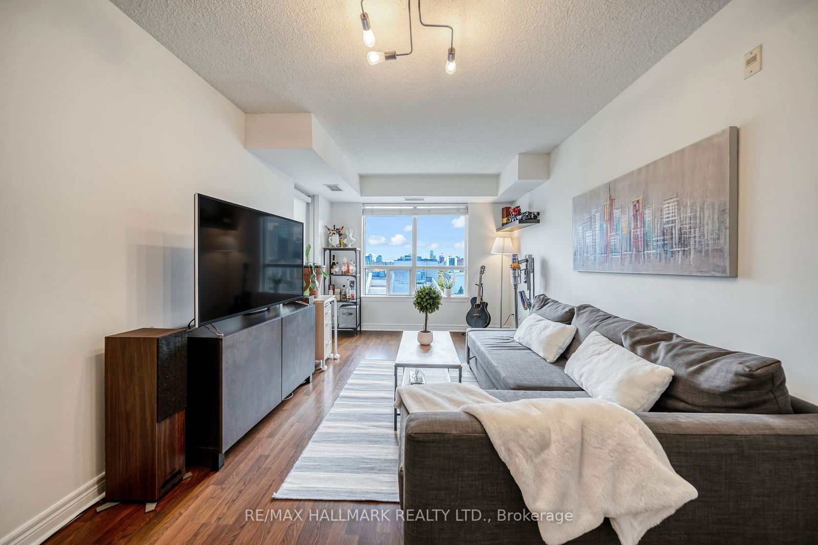 225 Wellesley St E, unit 1002 for sale