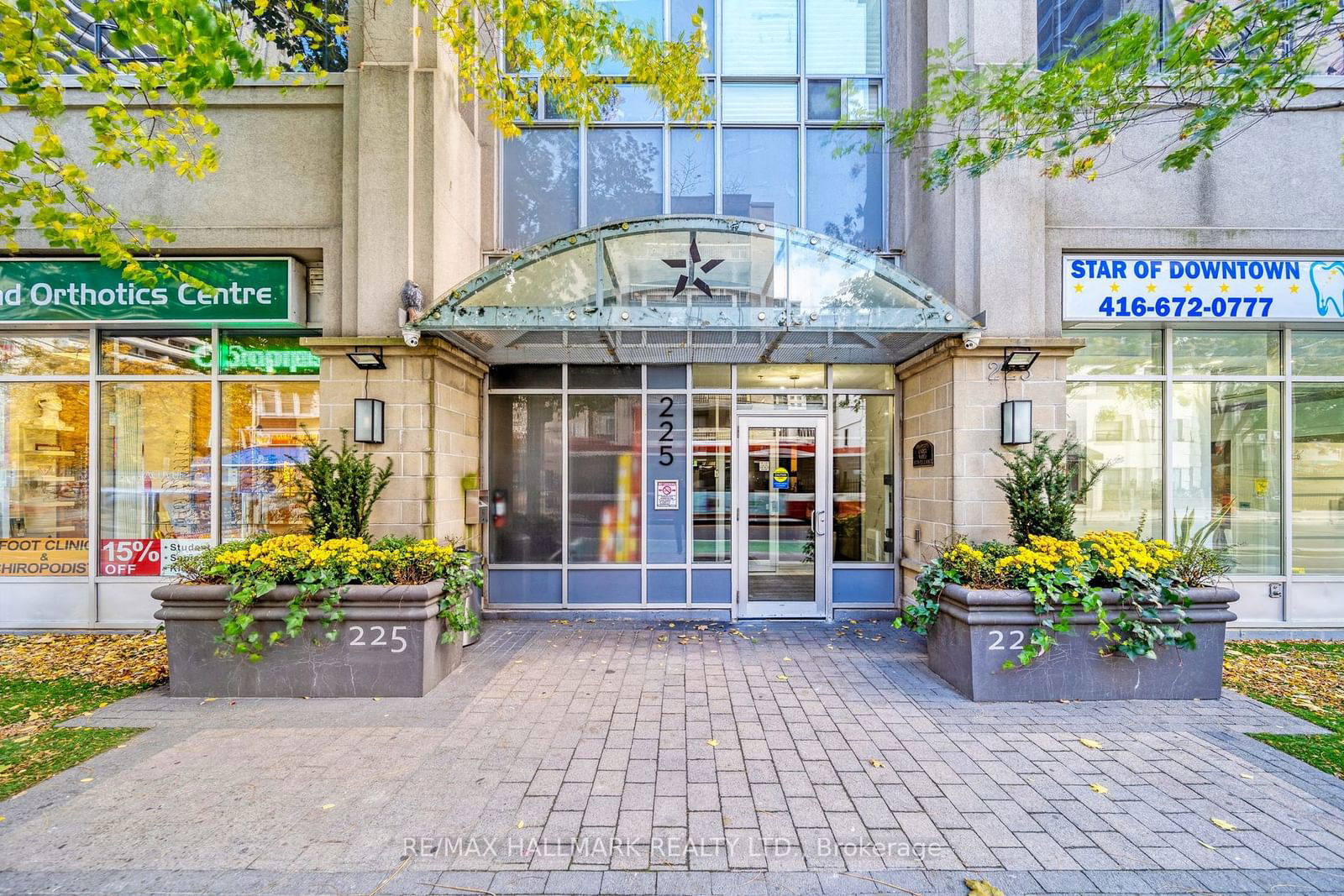 225 Wellesley St E, unit 1002 for sale