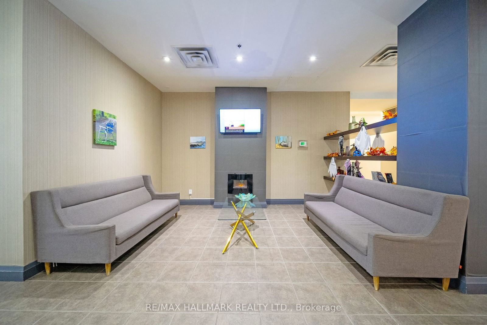 225 Wellesley St E, unit 1002 for sale