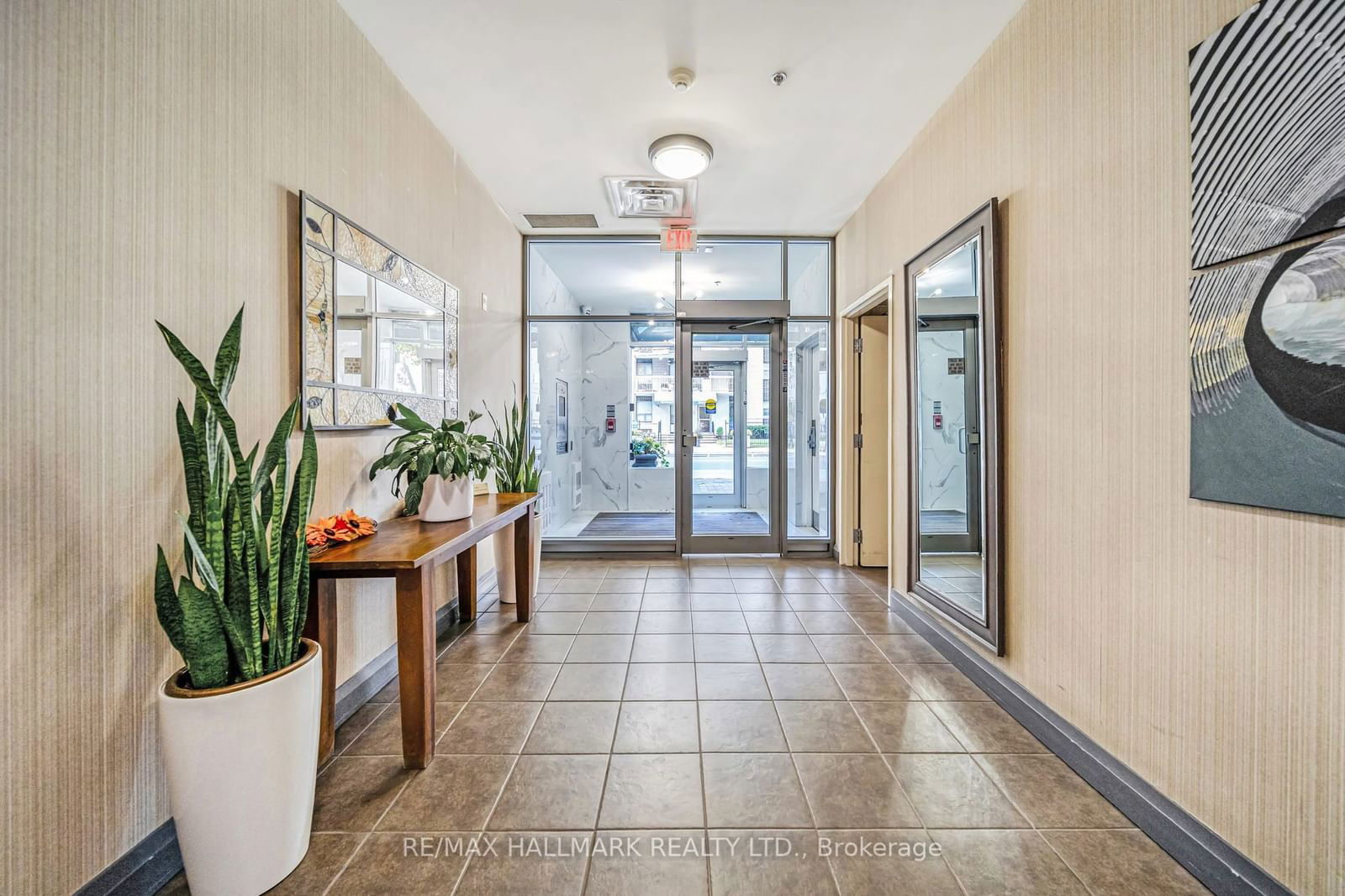 225 Wellesley St E, unit 1002 for sale