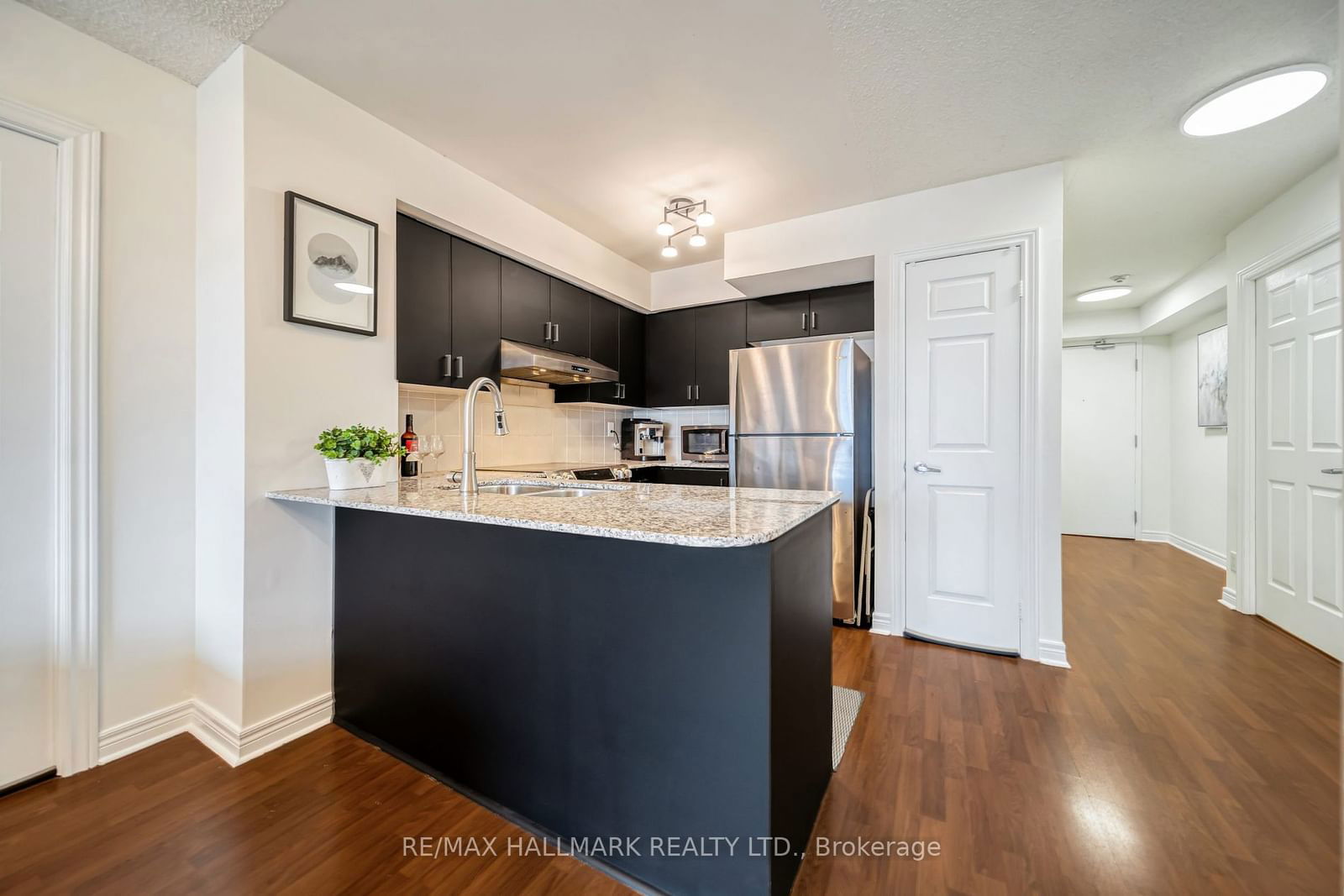 225 Wellesley St E, unit 1002 for sale