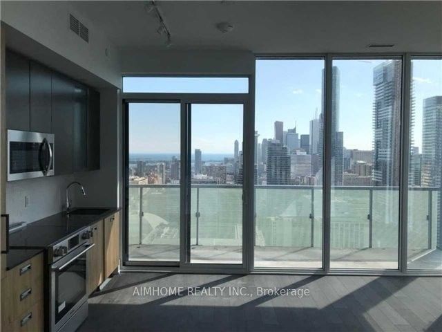 28 Wellesley St E, unit Ph 3702 for rent