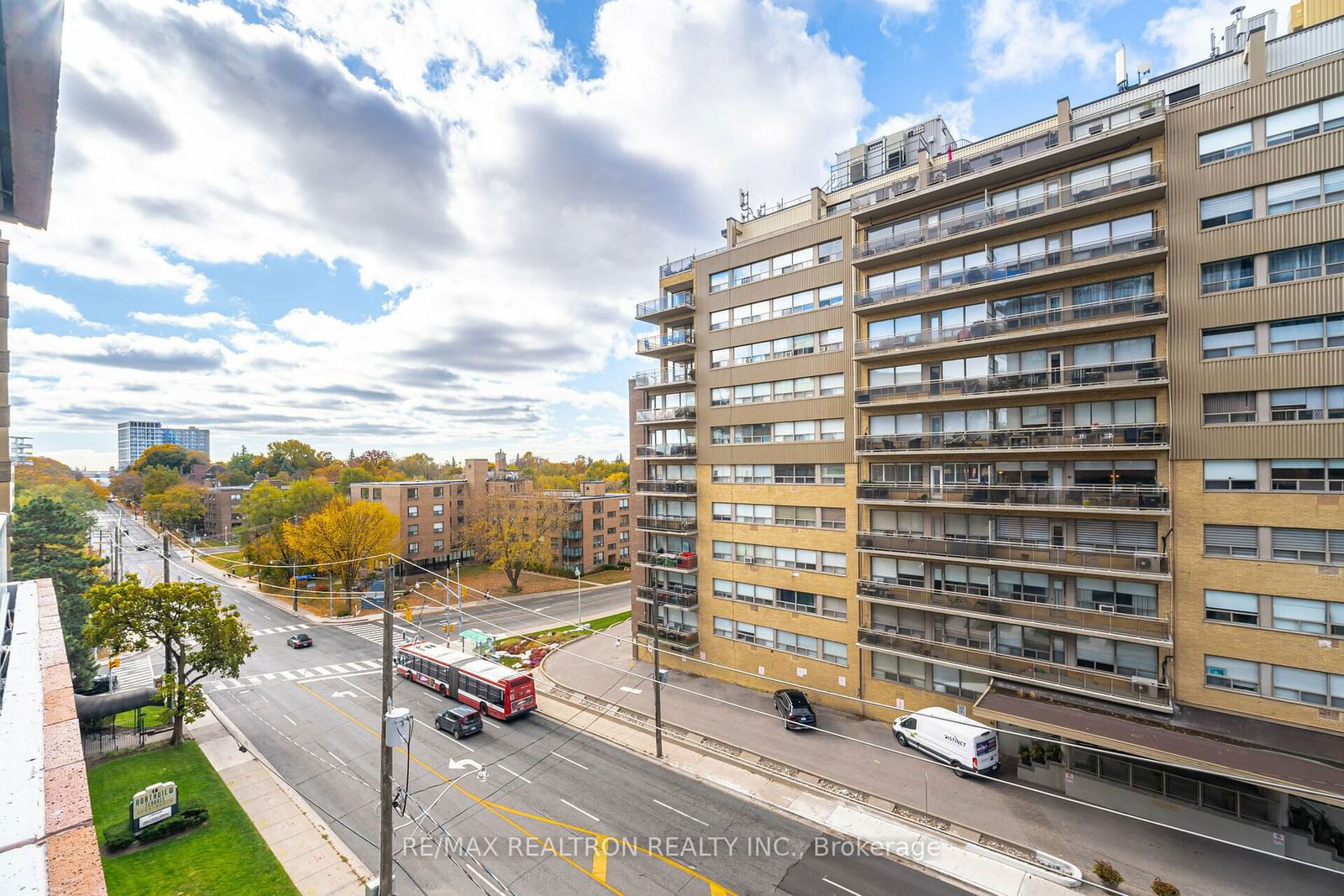 2525 Bathurst St, unit 605 for rent