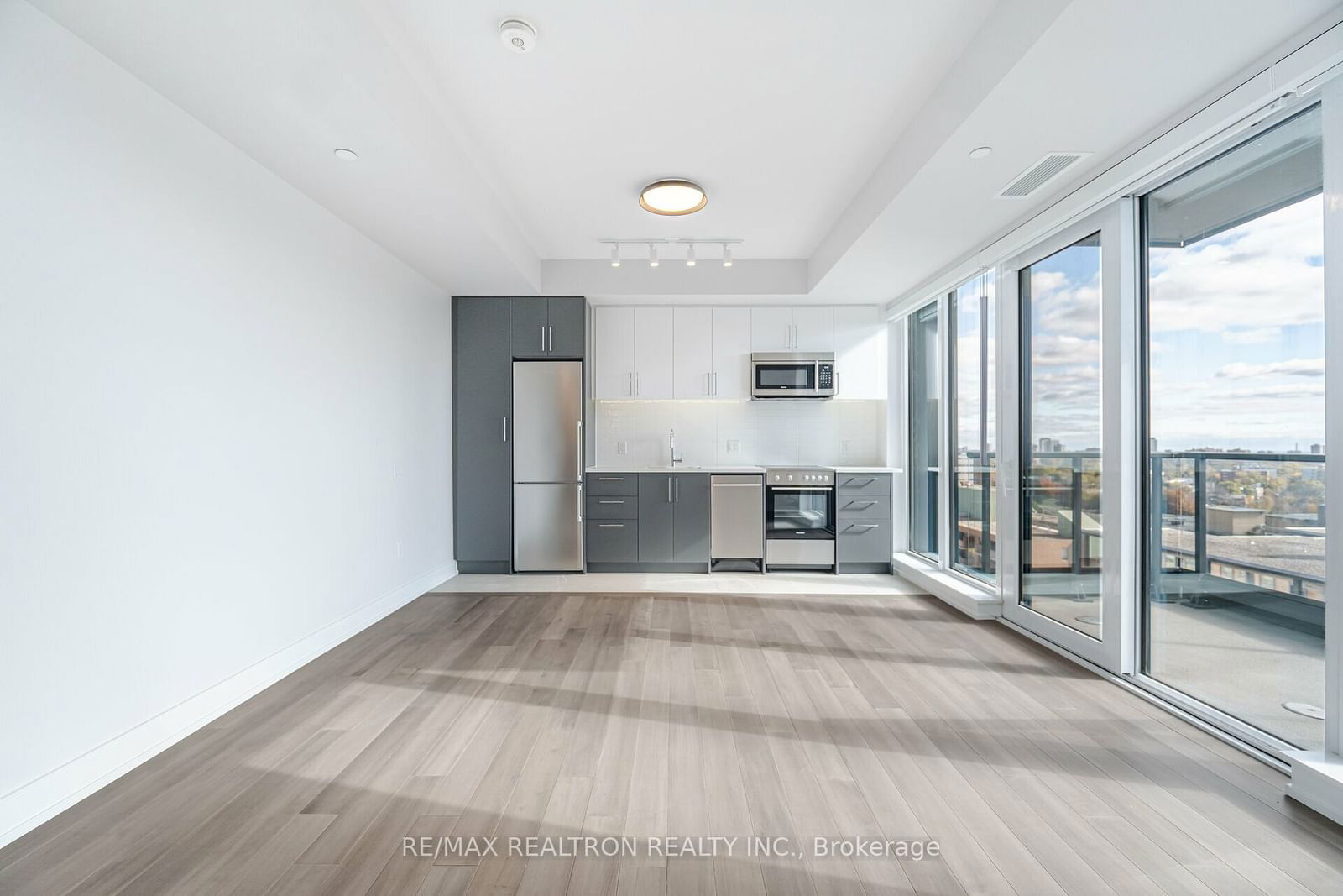 2525 Bathurst St, unit 1111 for rent