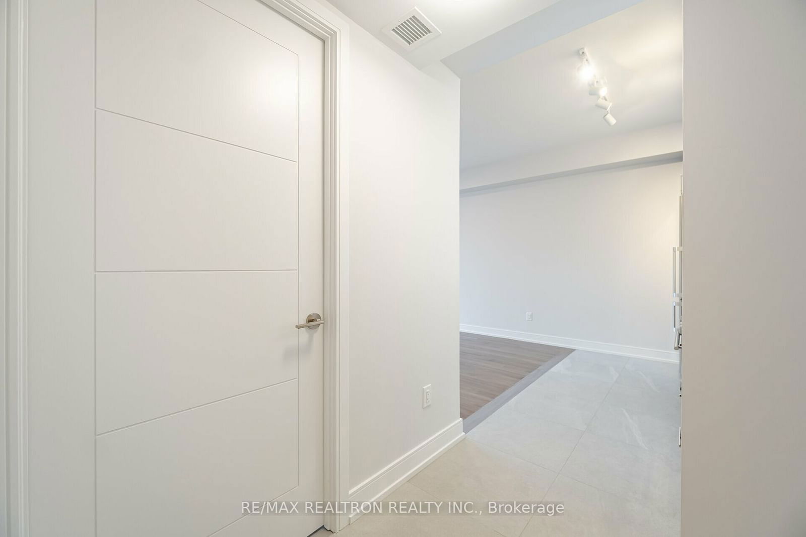 2525 Bathurst St, unit 308 for rent