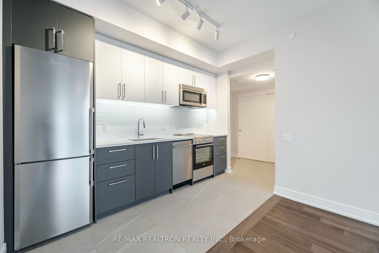 2525 Bathurst St, unit 308 for rent