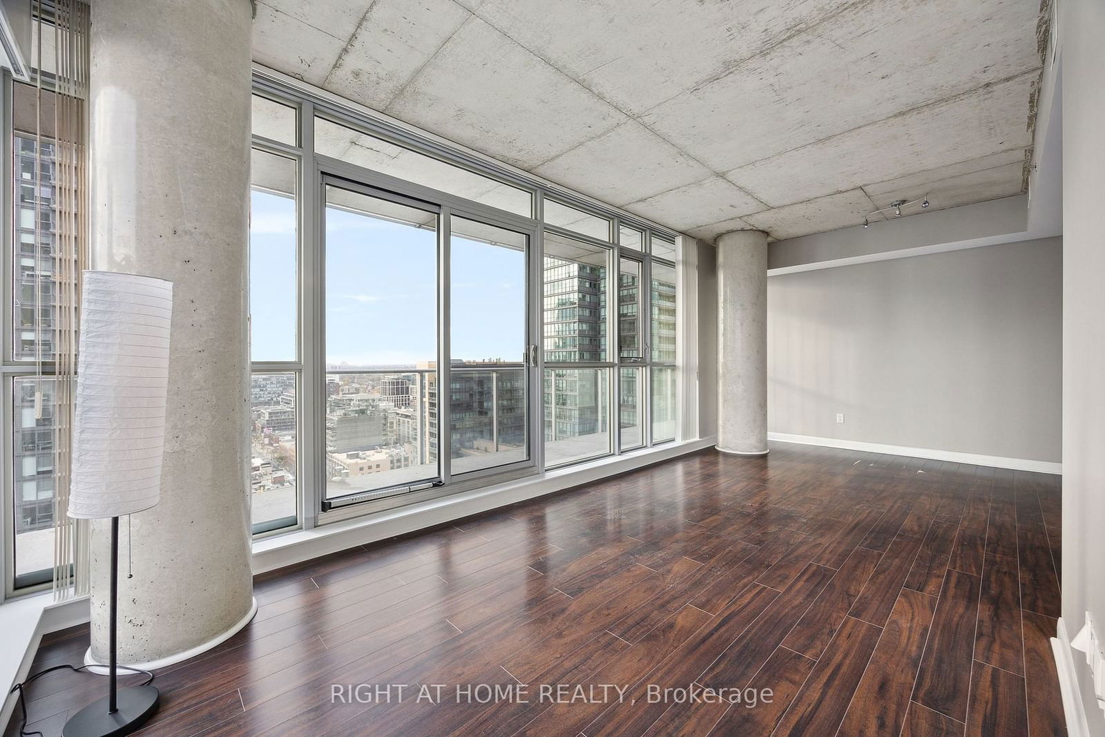 375 King St W, unit 2302 for sale