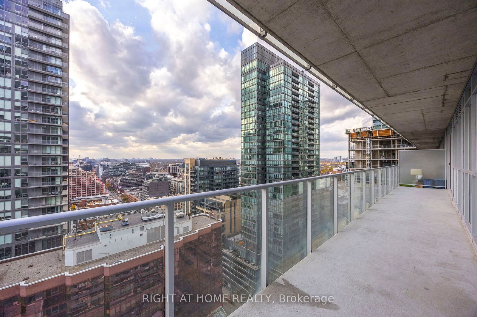 375 King St W, unit 2302 for sale