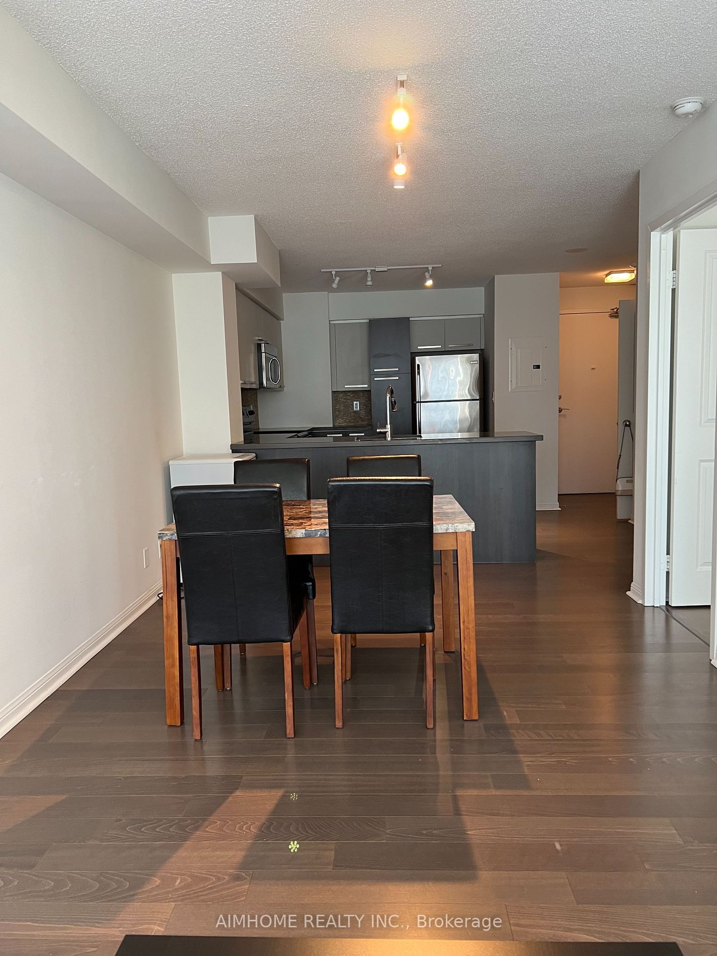 11 St Joseph St, unit 1402 for rent