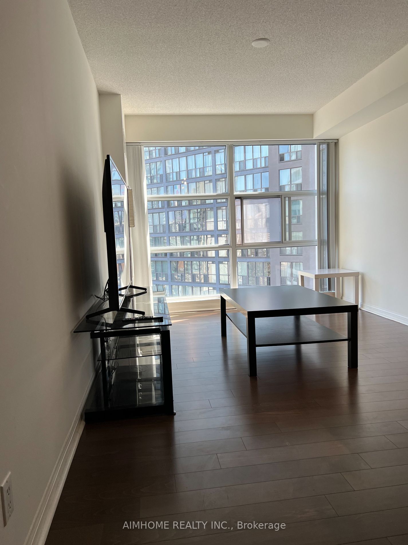 11 St Joseph St, unit 1402 for rent