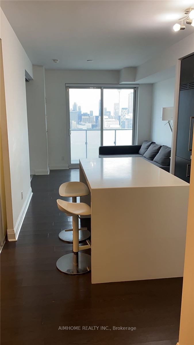 65 St Mary St, unit 3203 for rent