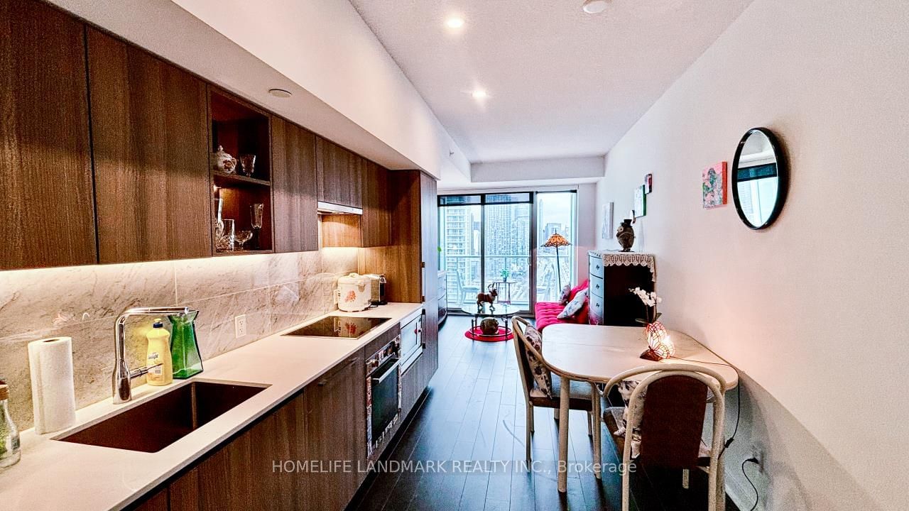 19 Bathurst St, unit 2906 for sale