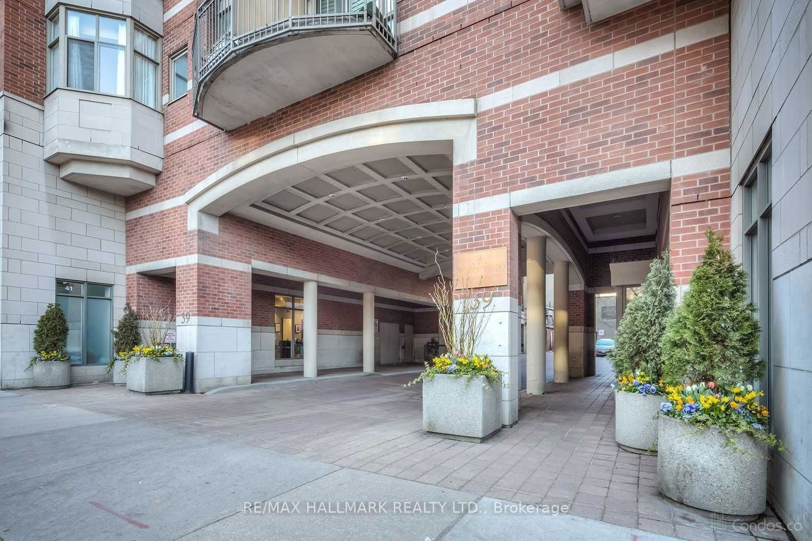 39 Jarvis St, unit 601 for rent