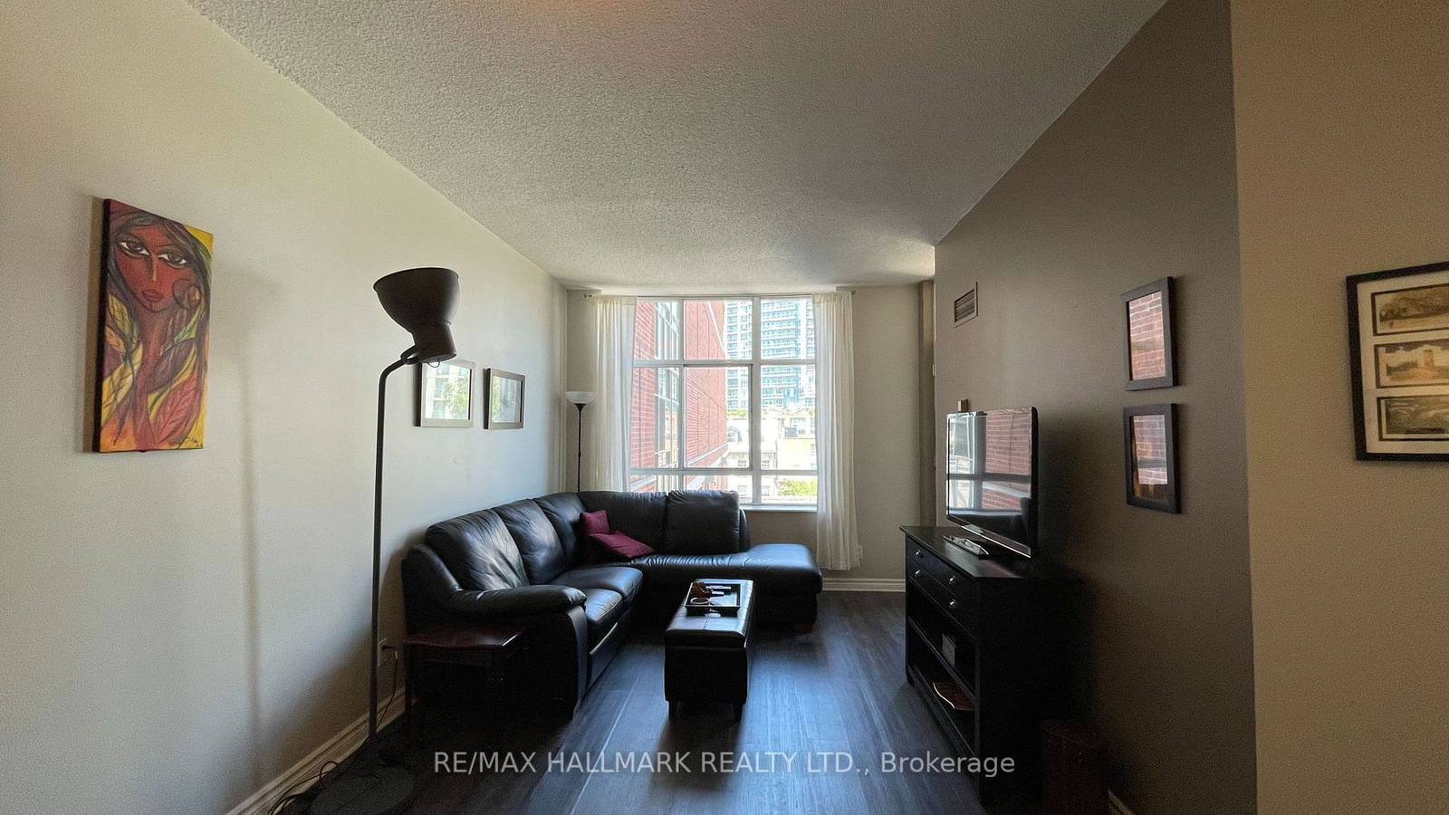 39 Jarvis St, unit 601 for rent