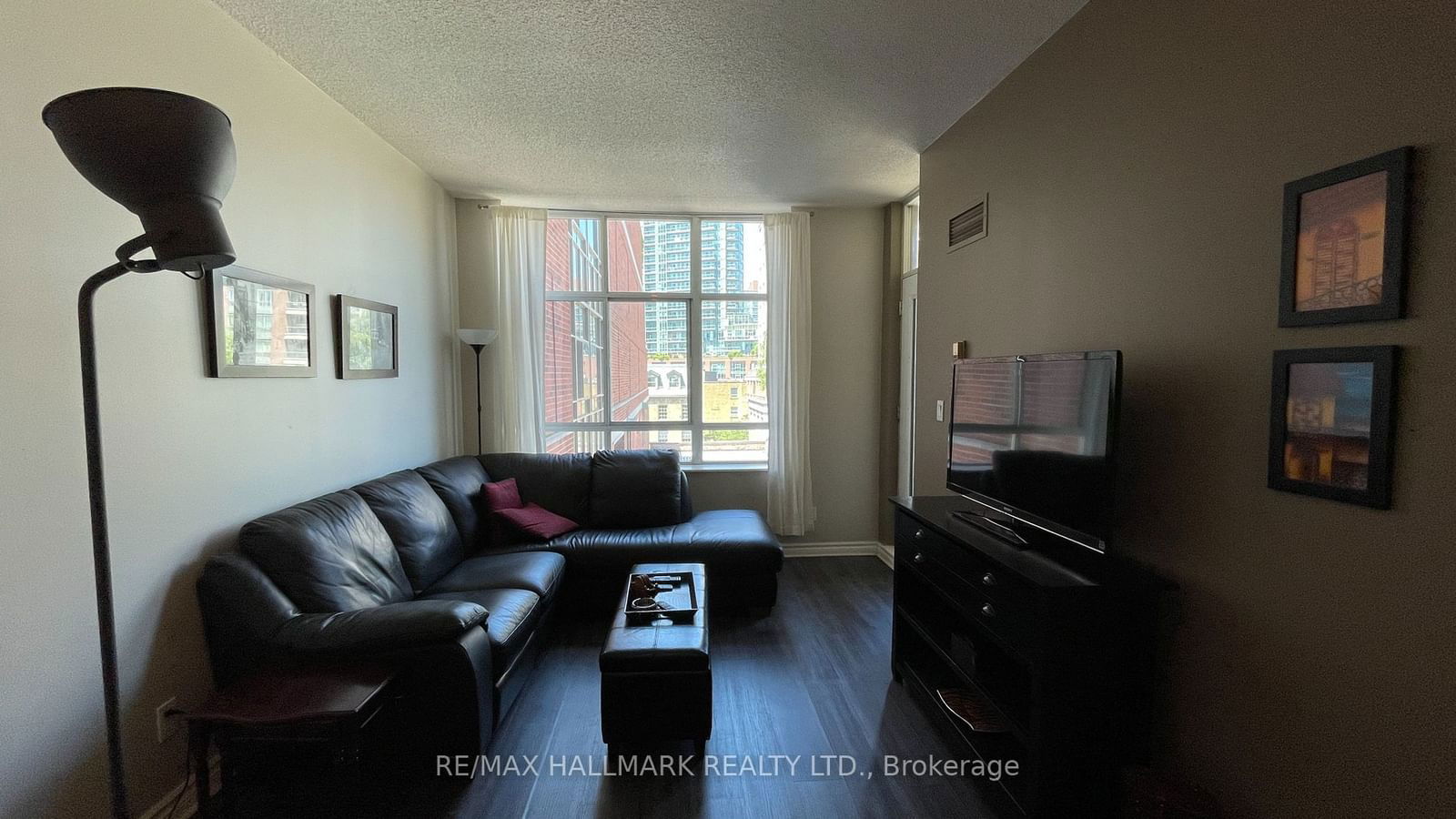 39 Jarvis St, unit 601 for rent