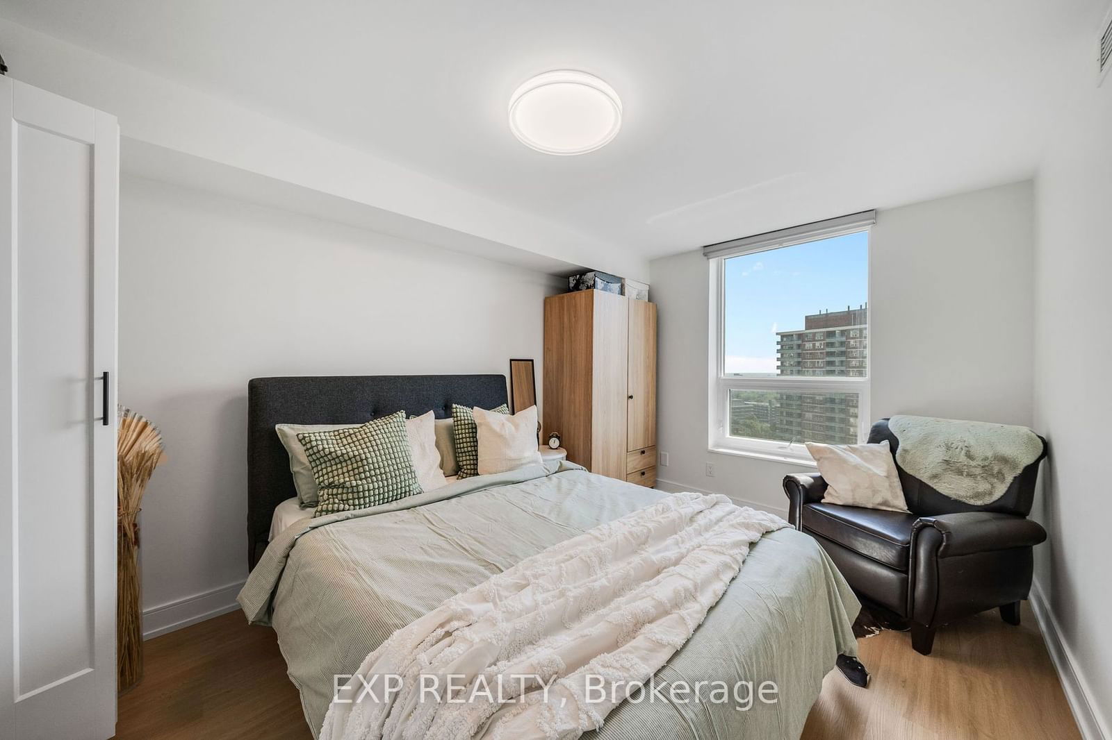 77 Maitland Pl, unit 1905 for sale