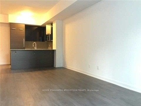 5168 Yonge St, unit 111 for rent