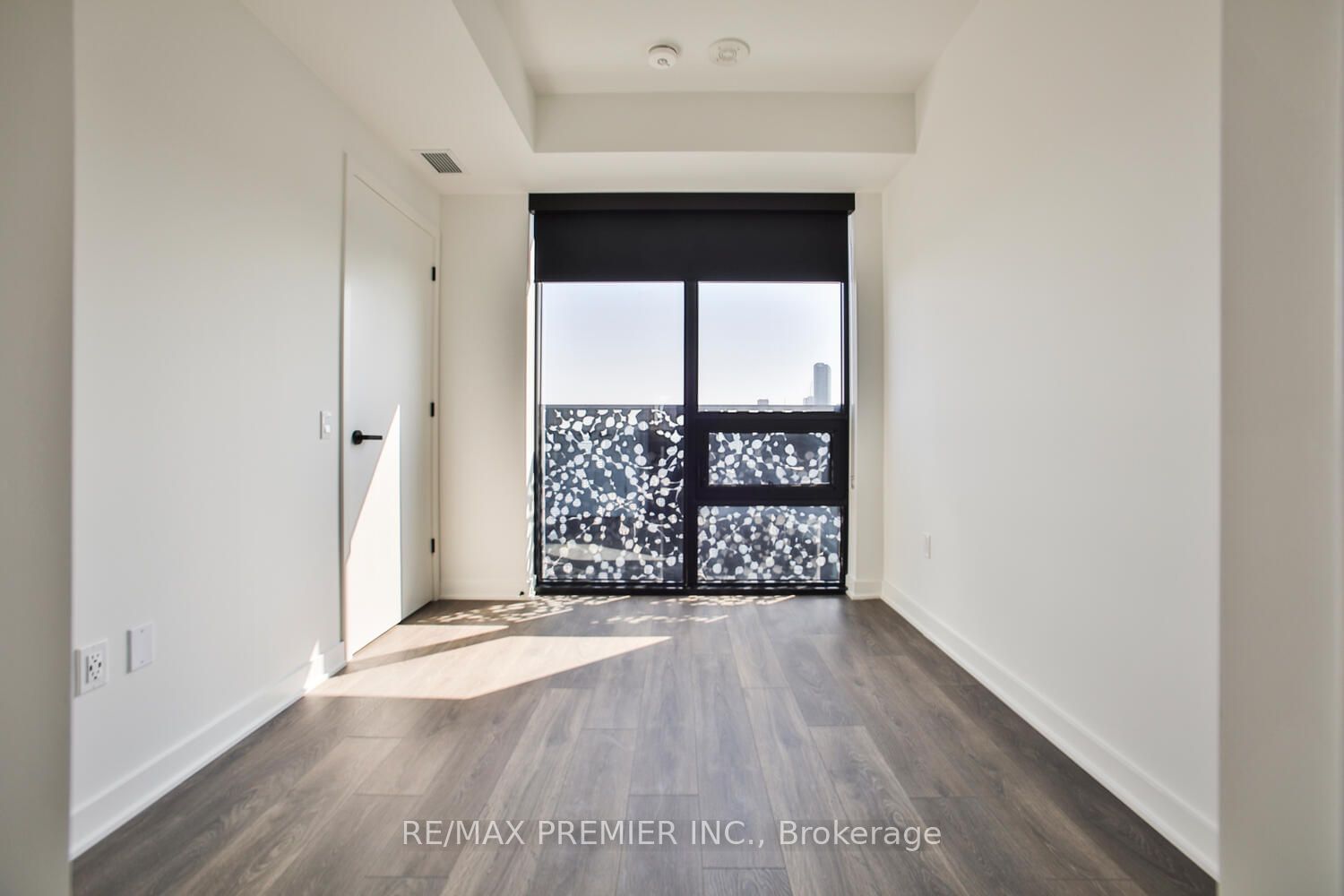 55 Charles St E, unit 4404 for rent