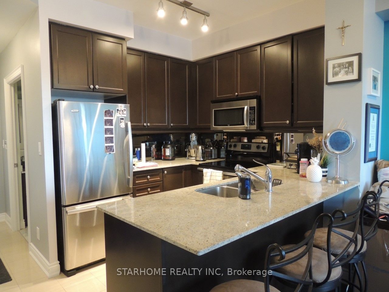 20 Bloorview Pl, unit 814 for rent