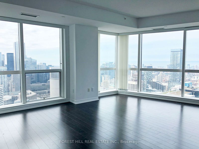 386 Yonge St, unit 5210 for rent