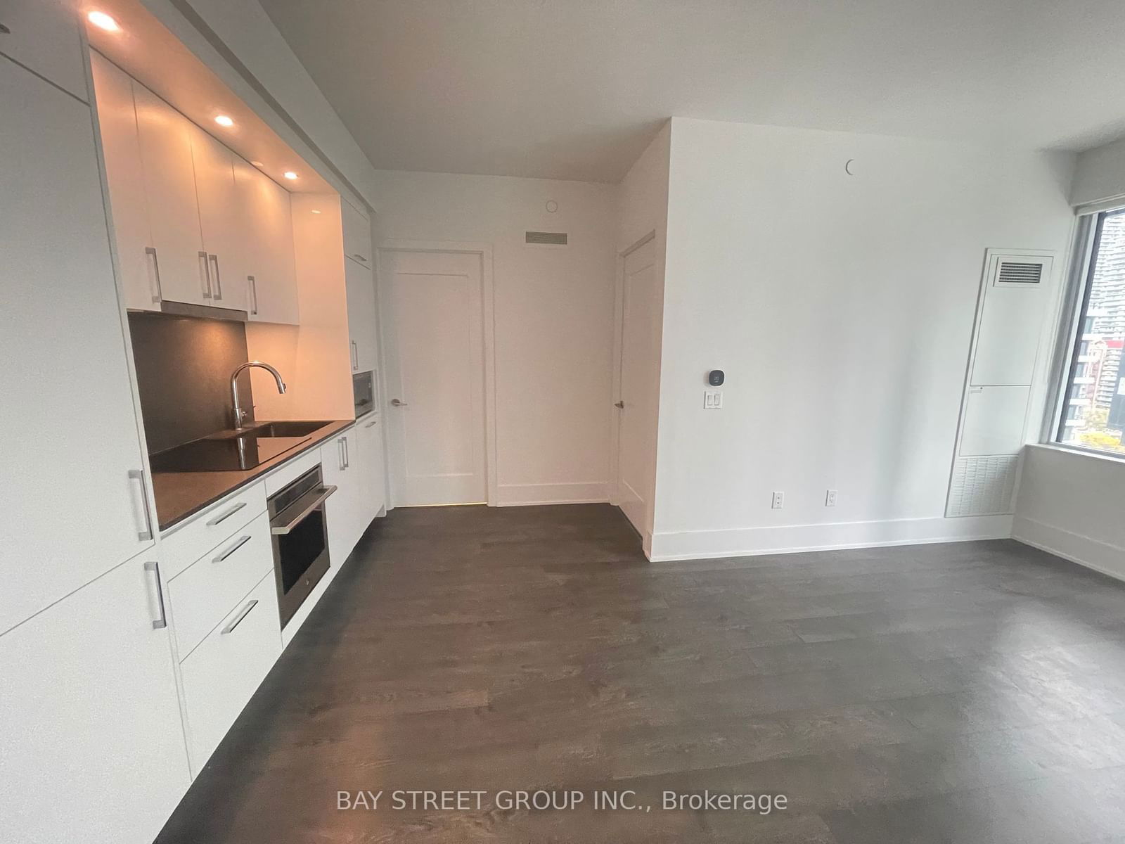 470 Front St W, unit 1010 for rent