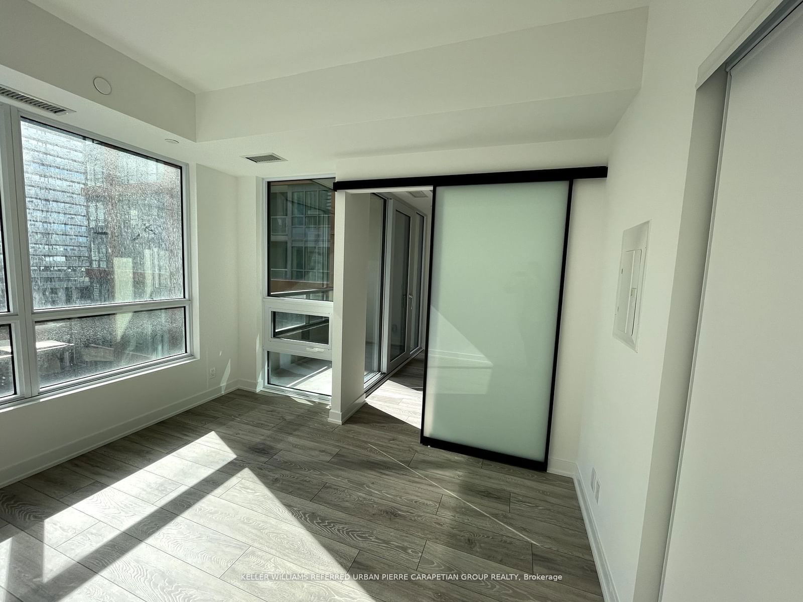 108 Peter St, unit 1009 for rent