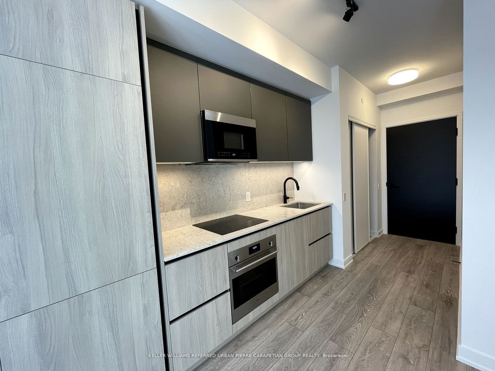 108 Peter St, unit 1009 for rent