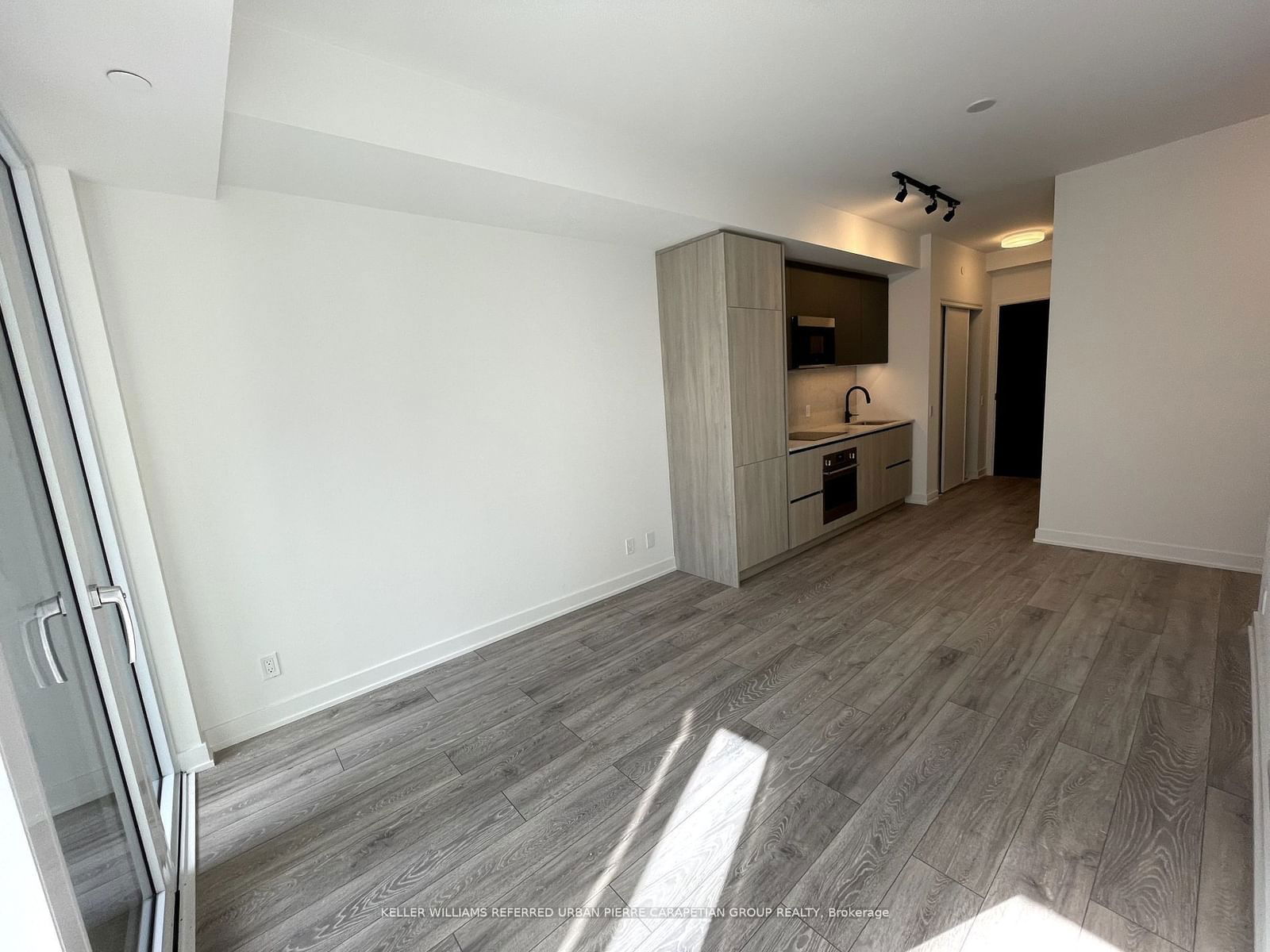 108 Peter St, unit 1009 for rent