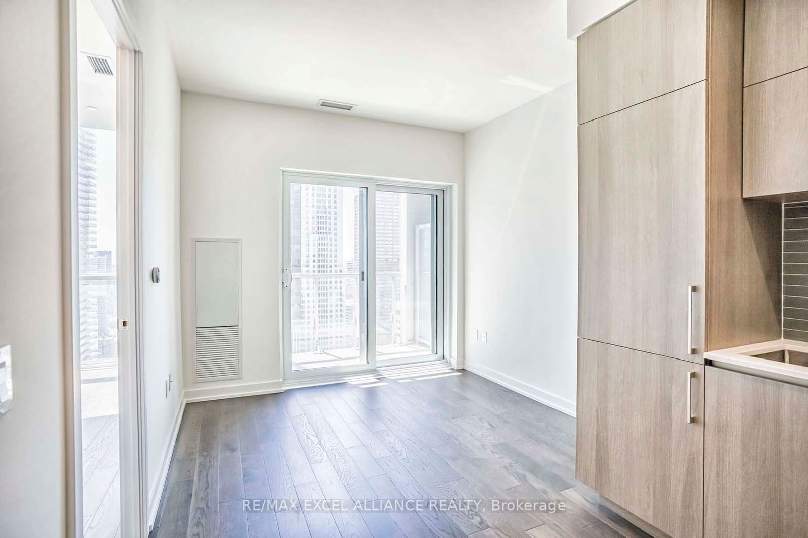 1 Yorkville Ave, unit 3112 for rent