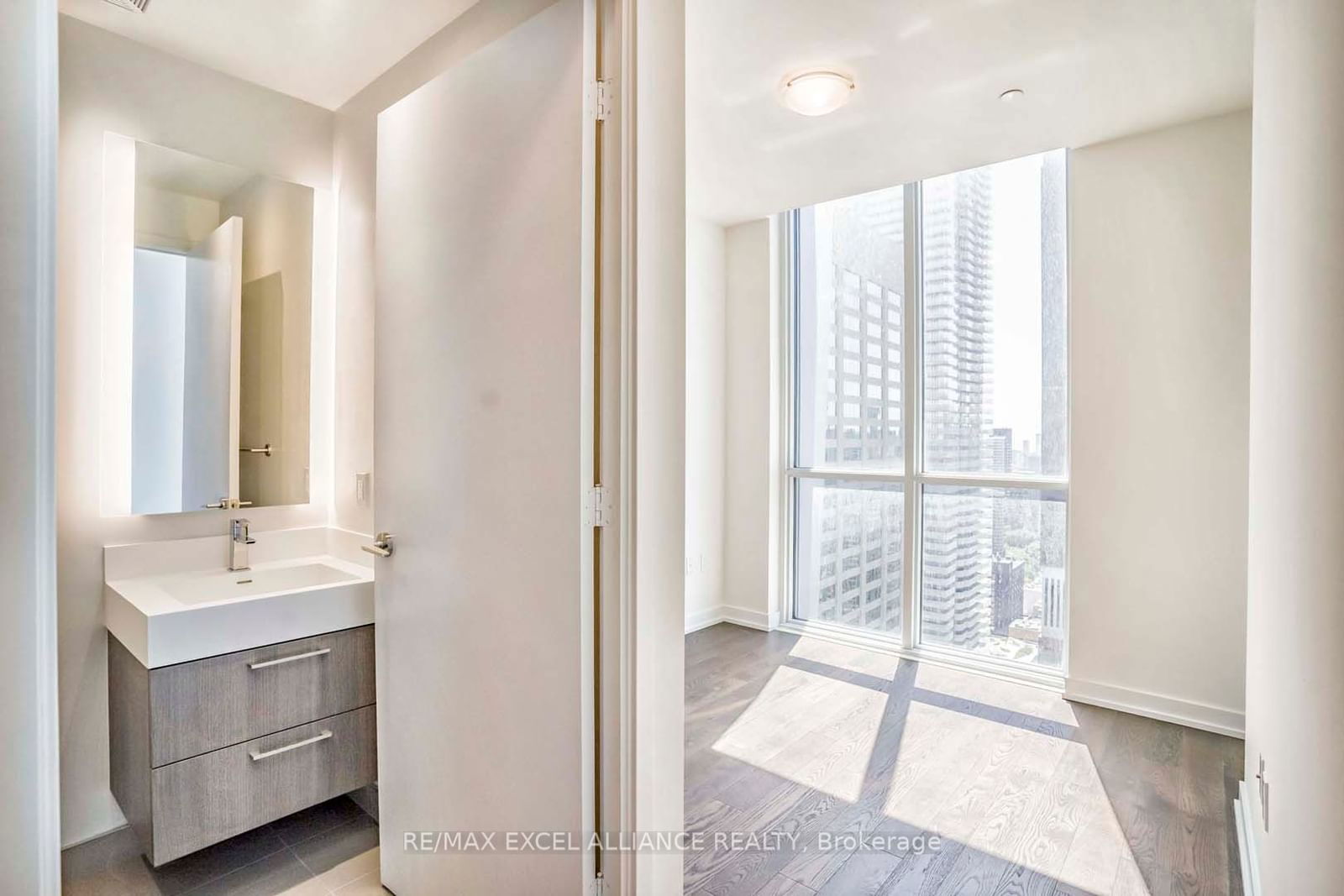 1 Yorkville Ave, unit 3112 for rent